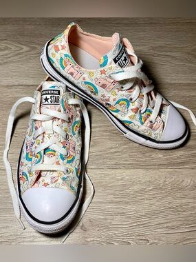 Converse ~ Castles & Rainbows ~ Size 3 Youth 🏰🌈